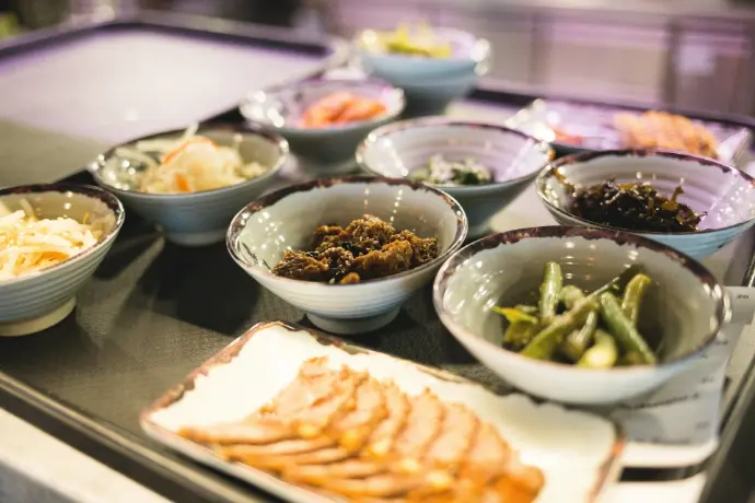 fried fries on white ceramic bowl